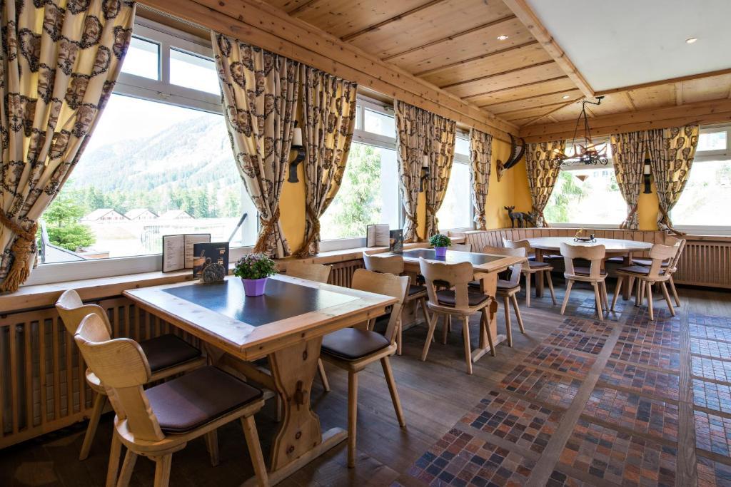 Station Hotel 3*