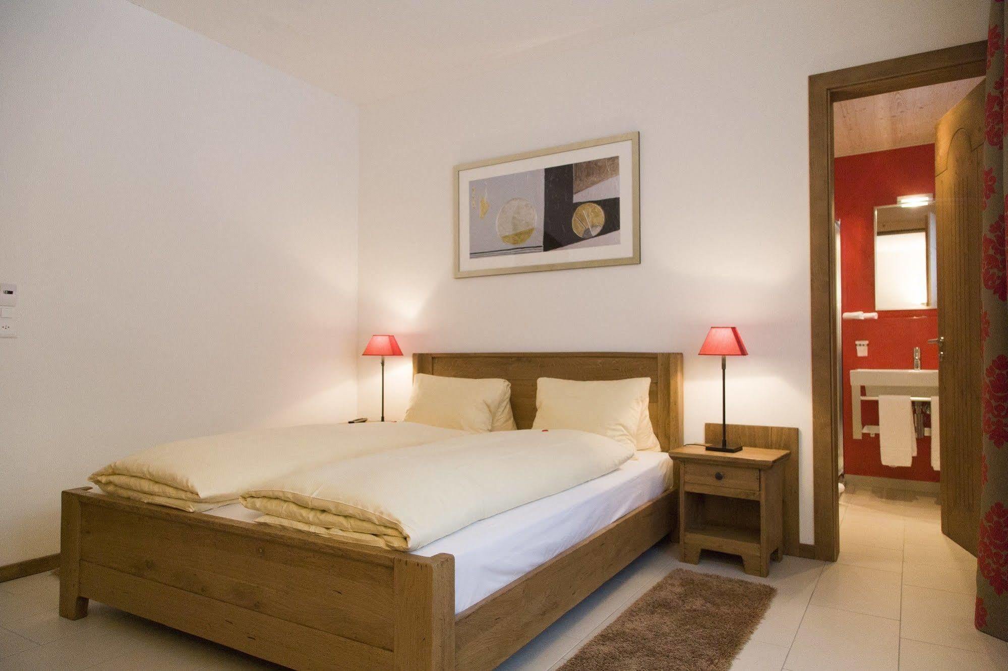 Station Hotel 3*