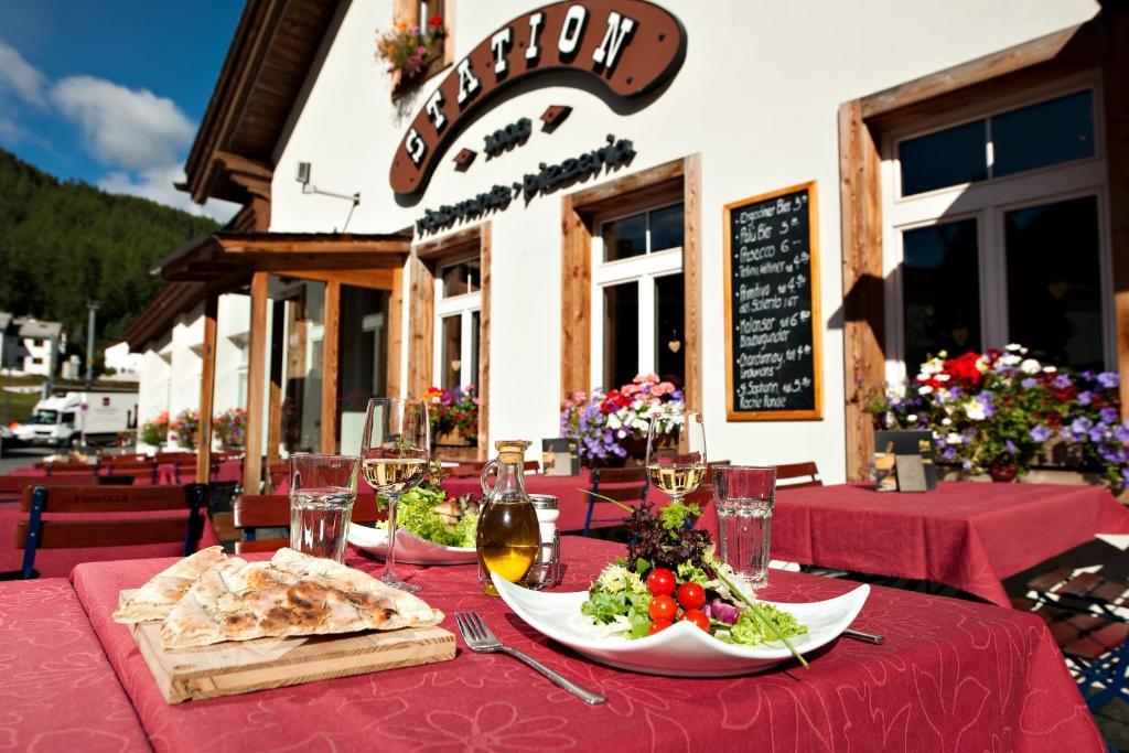 Station Hotel